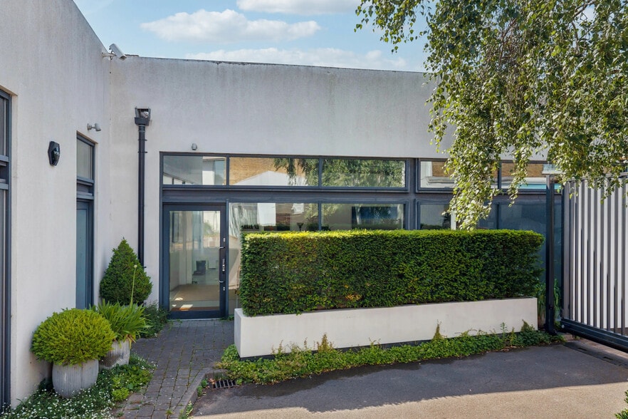 3 Latimer Pl, London for sale - Building Photo - Image 3 of 18