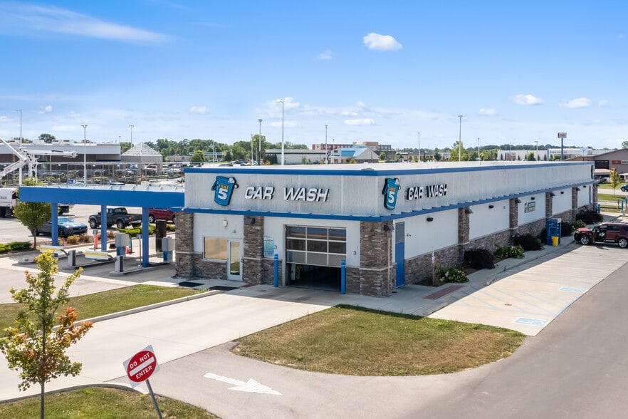 3500 N Nebo Rd, Muncie, IN à vendre - Photo du bâtiment - Image 2 de 5