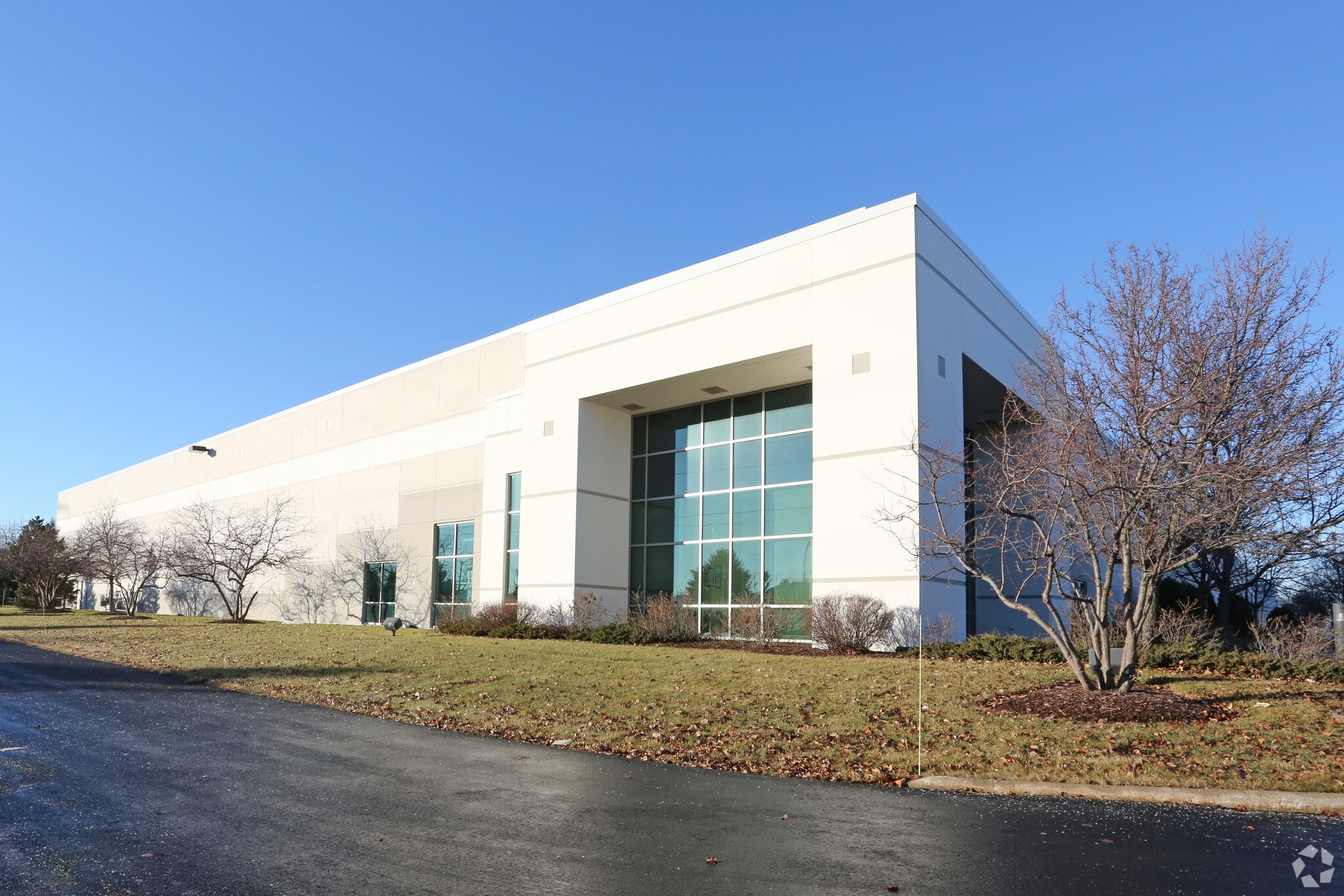 8201 109th St, Pleasant Prairie, WI for lease Building Photo- Image 1 of 5