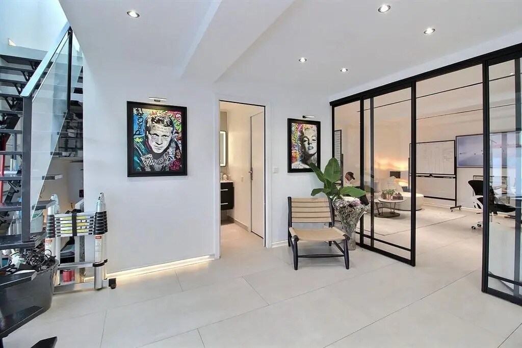 Office in Pantin for lease Interior Photo- Image 1 of 6