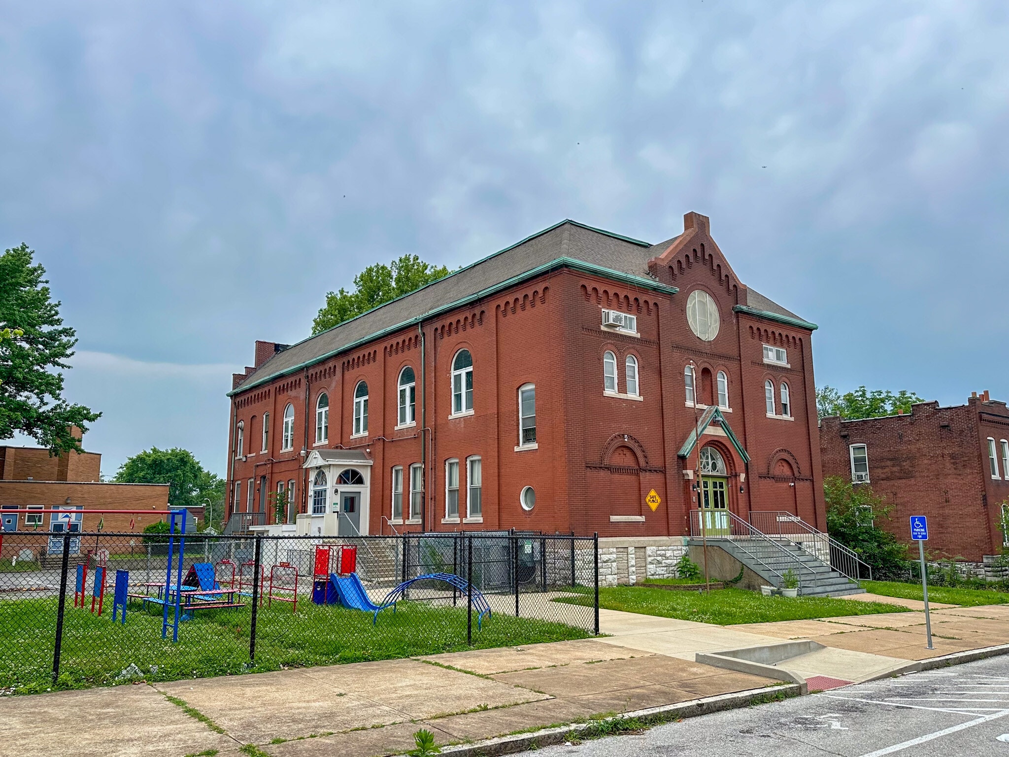 3201 Itaska St, Saint Louis, MO for sale Primary Photo- Image 1 of 30
