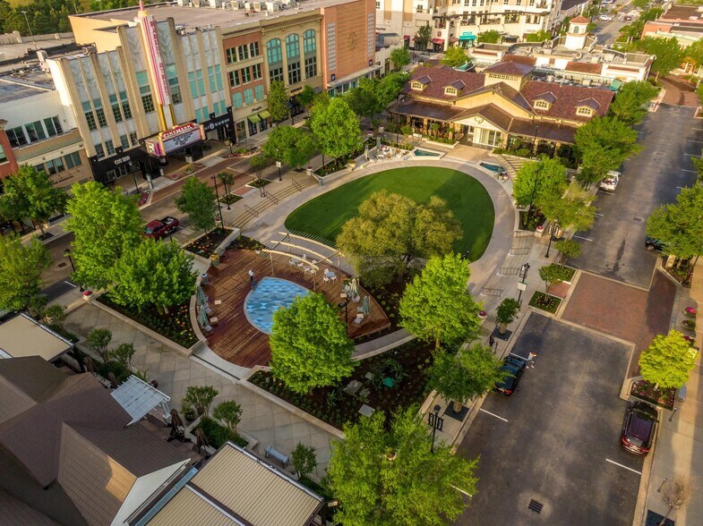 9595 Six Pines Rd, The Woodlands, TX à louer - Photo du bâtiment - Image 3 de 7