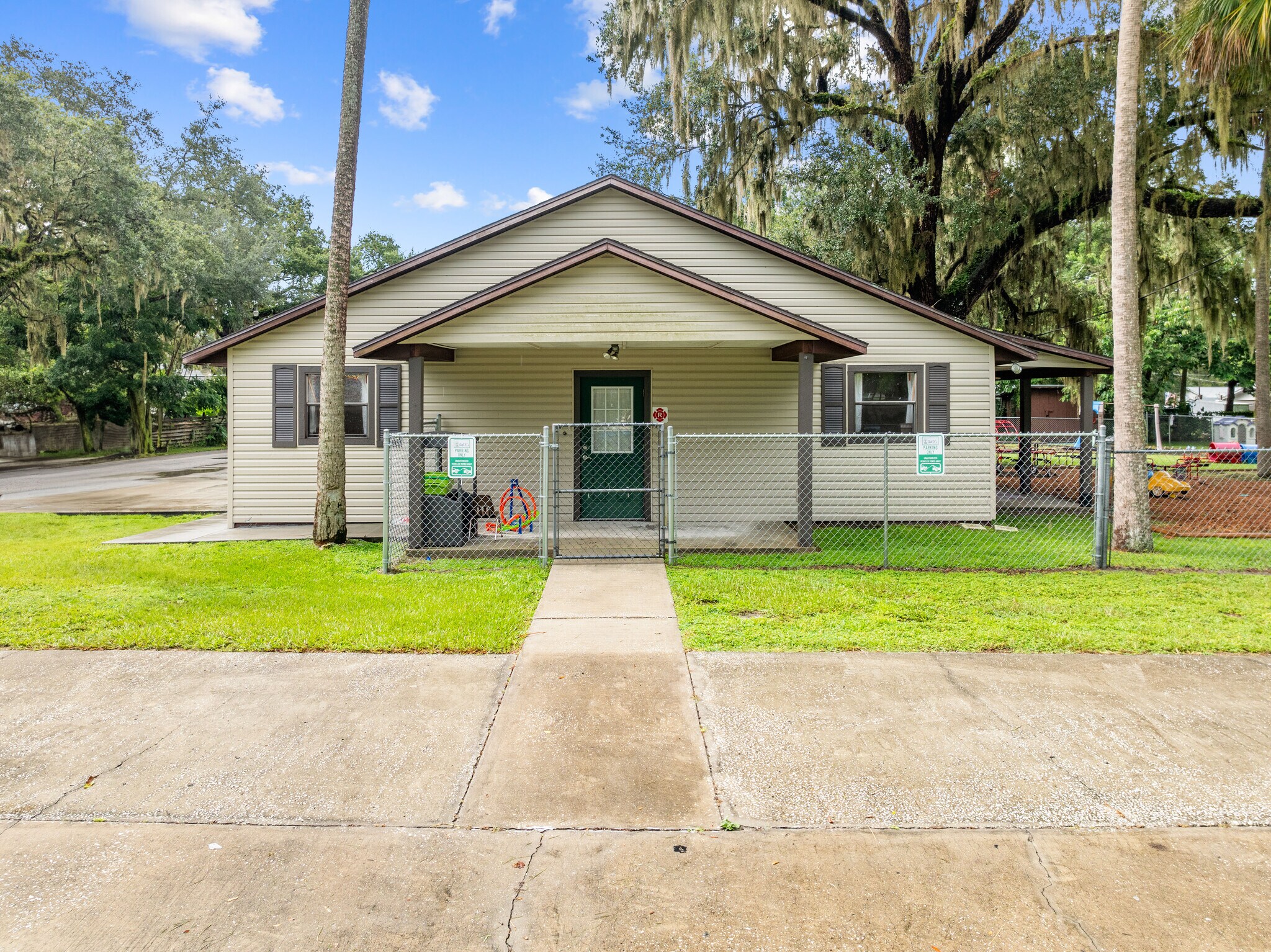 102 S Highland St, Bushnell, FL à vendre Photo du bâtiment- Image 1 de 53