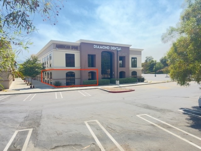 31569 Canyon Estates Dr, Lake Elsinore, CA for sale - Building Photo - Image 2 of 16