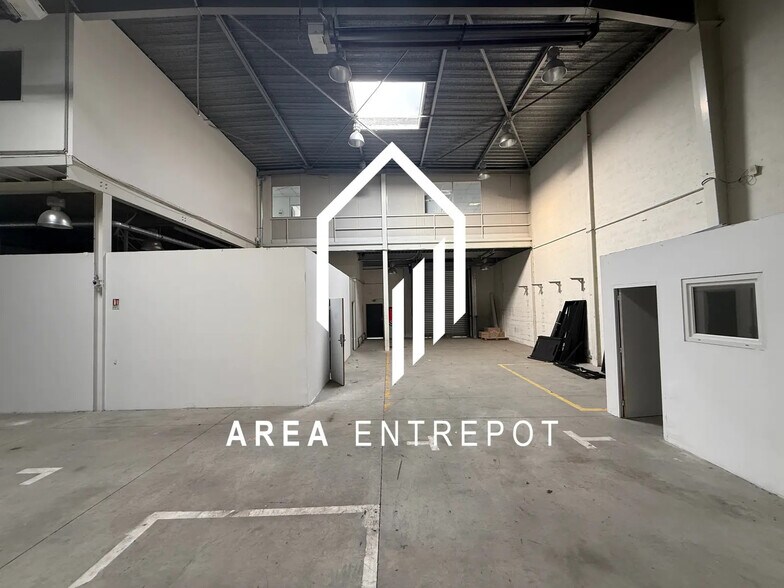 Flex in Aix-en-Provence for lease - Interior Photo - Image 3 of 9