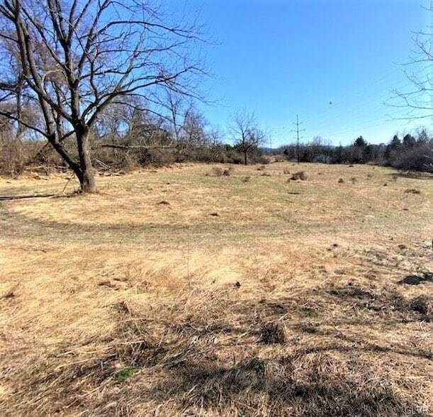 1835 Dauphin St, Allentown, PA for sale - Building Photo - Image 2 of 9