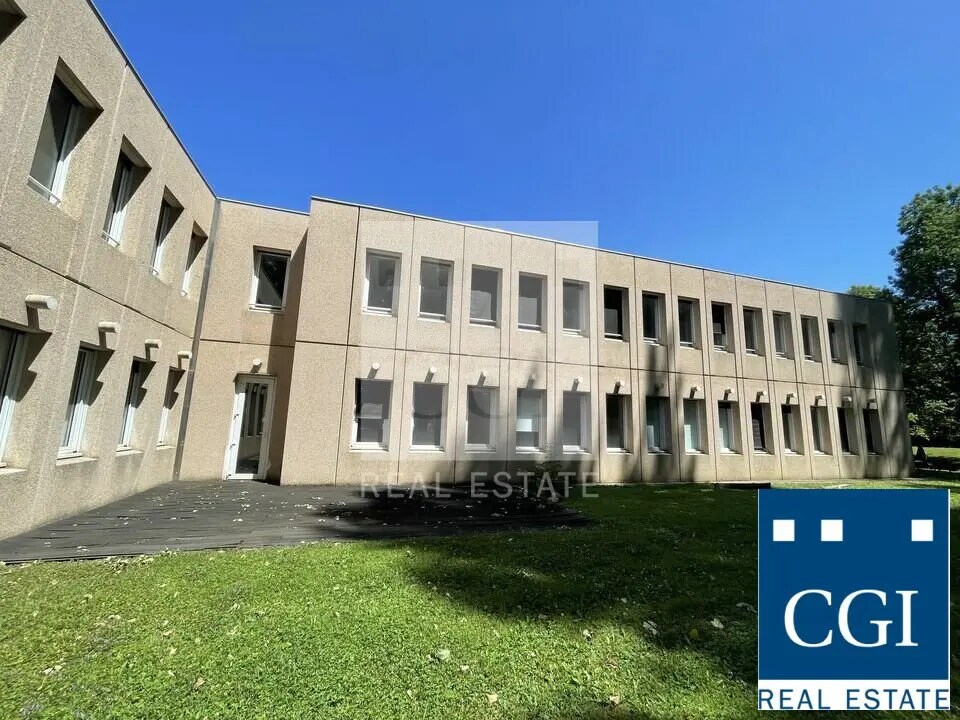 Office in Meylan for lease Building Photo- Image 1 of 6