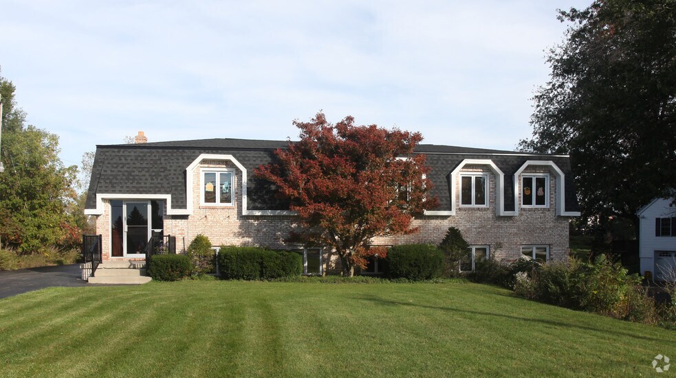 721 Union Rd, West Seneca, NY à vendre - Photo du bâtiment - Image 2 de 12