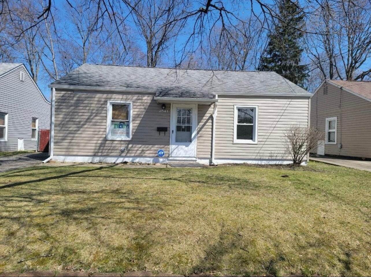 2541 Edgebrook Ave, Akron, OH à vendre Photo principale- Image 1 de 2