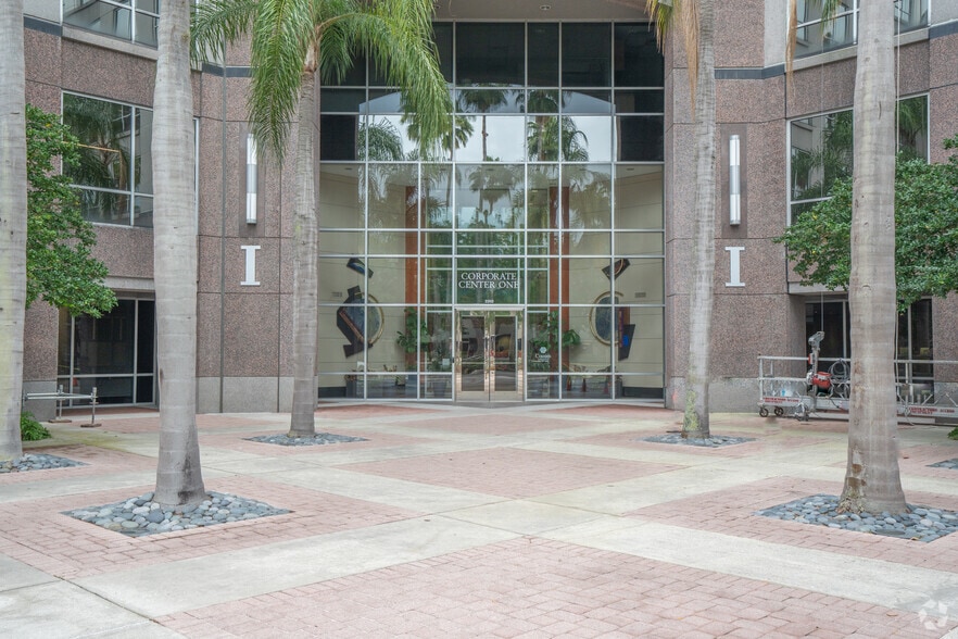 2202 N Westshore Blvd, Tampa, FL à louer - Photo du bâtiment - Image 2 de 12