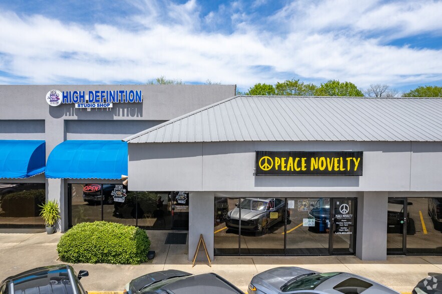 675 E E Butler Pky, Gainesville, GA à louer - Photo du bâtiment - Image 3 de 8