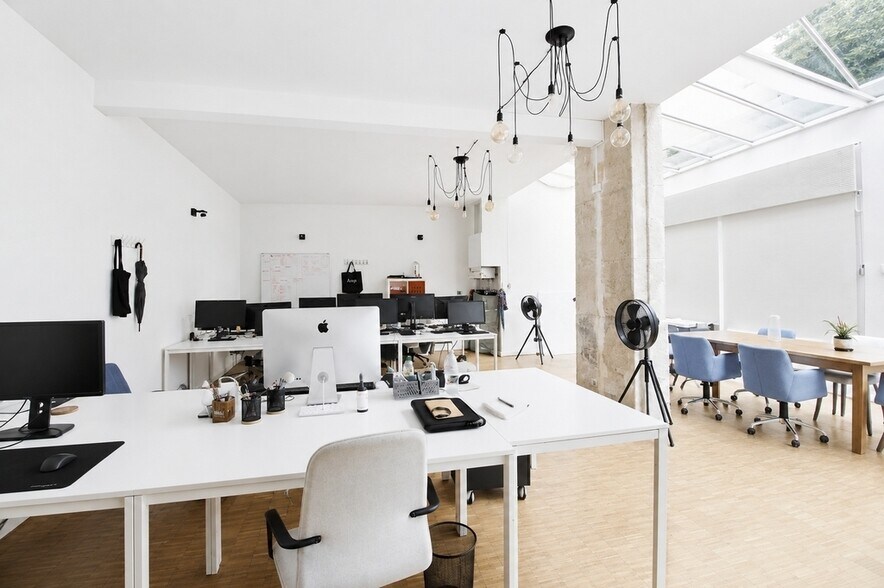 Bureau dans Paris à louer - Photo du bâtiment - Image 1 de 7