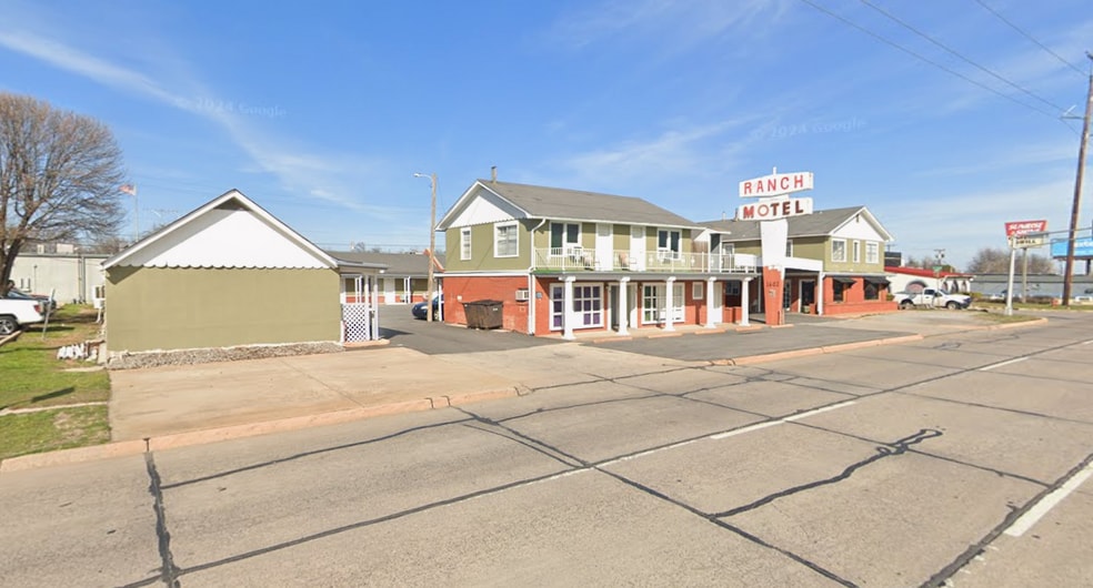 1601 NW Cache Rd, Lawton, OK à vendre - Photo du bâtiment - Image 2 de 10