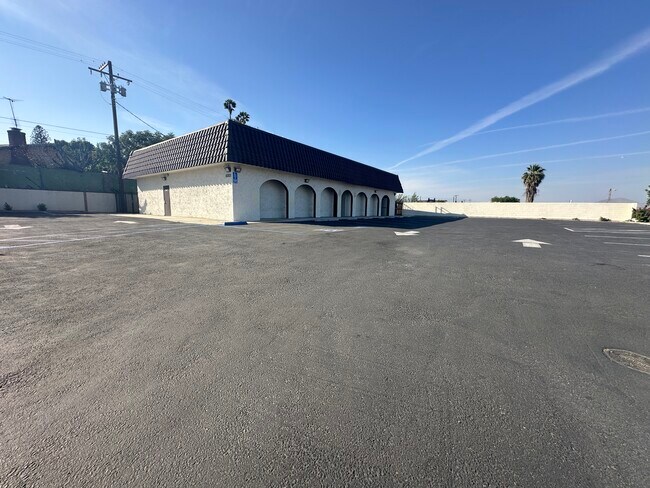 Plus de détails pour 10323 Cypress Ave, Riverside, CA - Bureau/Médical à louer
