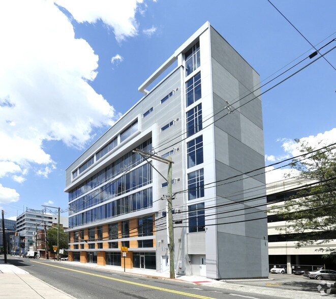 104 Bayard St, New Brunswick, NJ à louer - Photo du bâtiment - Image 2 de 3