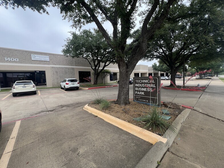 1400 S Sherman St, Richardson, TX à louer - Photo du bâtiment - Image 2 de 3