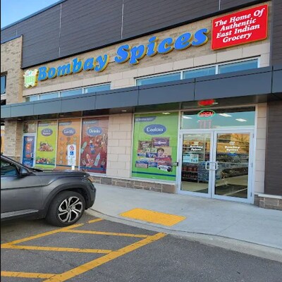 2-10 Beaumaris Dr, Brampton, ON à louer - Photo du bâtiment - Image 2 de 5