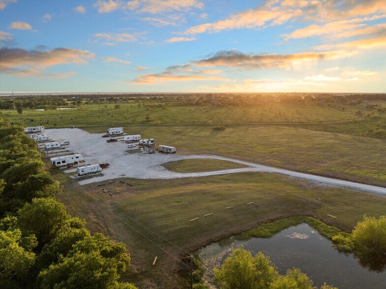 544 HCR 2124 Loop, Whitney, TX à vendre - Photo du bâtiment - Image 1 de 1