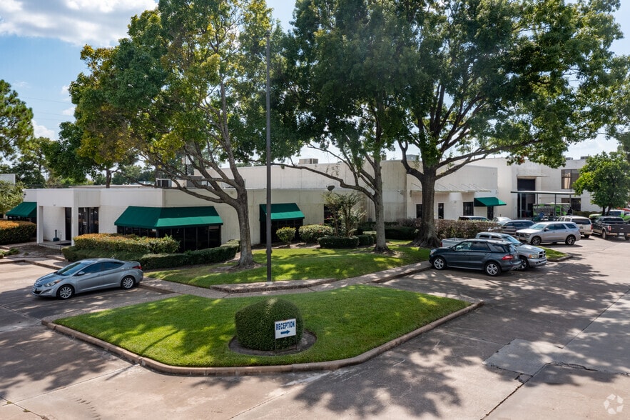 1187-1189 Brittmoore Rd, Houston, TX à louer - Photo du bâtiment - Image 1 de 5