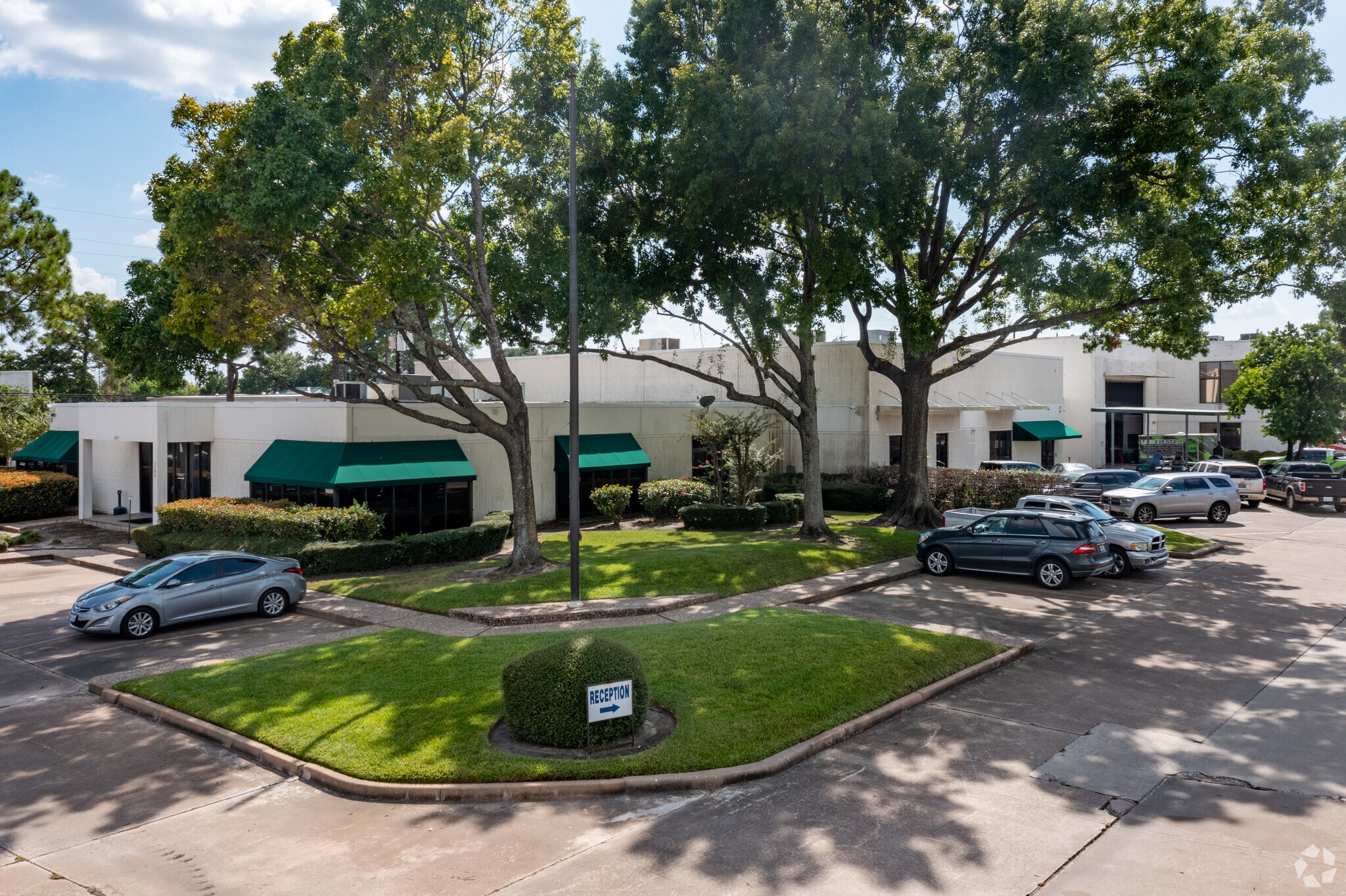 1187-1189 Brittmoore Rd, Houston, TX à louer Photo du bâtiment- Image 1 de 6