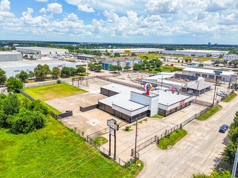 14908 N I-45, Houston, TX à louer - Photo du bâtiment - Image 3 de 10