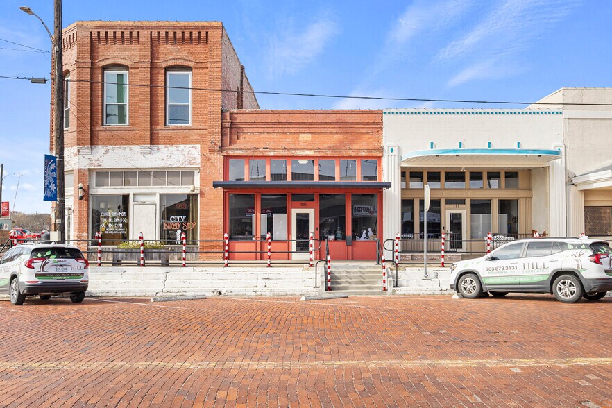 105 N 4th St, Wills Point, TX à vendre - Photo principale - Image 1 de 10