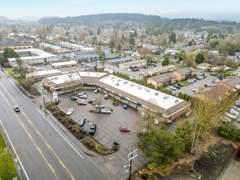 919-935 NW Circle Blvd, Corvallis, OR à louer - Photo du bâtiment - Image 3 de 9