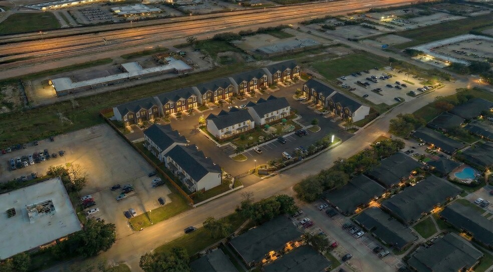 81 Northpoint Dr, Houston, TX à vendre - Photo du bâtiment - Image 3 de 15