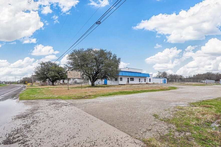 2001 I-30 E, Greenville, TX à louer - Photo du bâtiment - Image 3 de 22