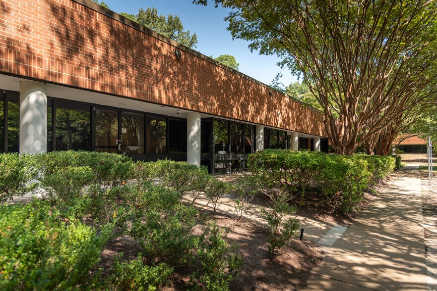 4144 Innslake Dr, Glen Allen, VA à vendre - Photo du bâtiment - Image 2 de 5