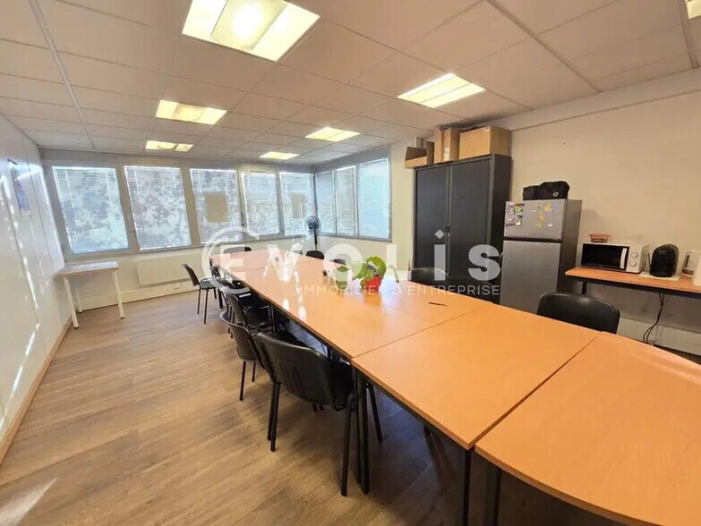 Office in Massy for lease - Interior Photo - Image 2 of 9