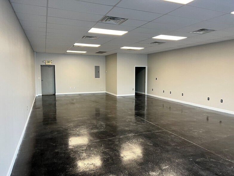 5156 Calhoun Memorial Hwy, Easley, SC à louer - Photo intérieure - Image 2 de 11