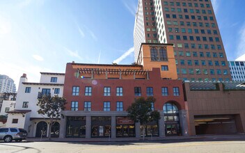 10850 Lindbrook Dr, Los Angeles, CA à louer Photo intérieure- Image 2 de 6