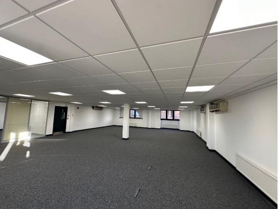 22 Station Rd, Gerrards Cross à louer Photo intérieure- Image 1 de 2