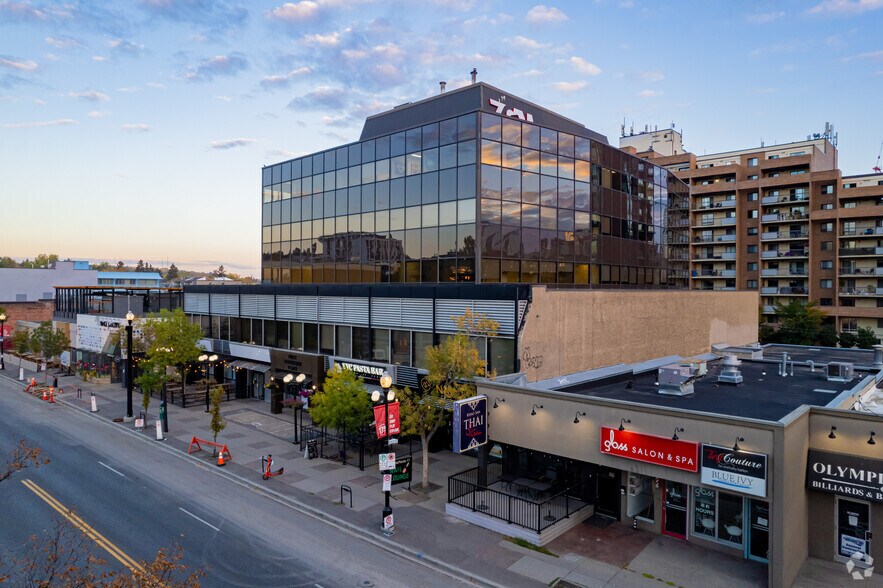 1324 17 Av SW, Calgary, AB à louer - Photo du bâtiment - Image 3 de 3