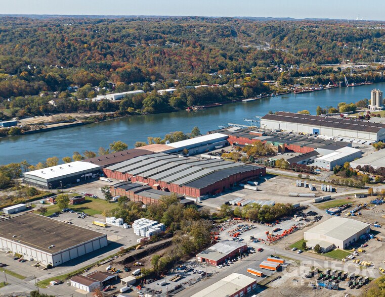 111 Leetsdale Industrial Dr, Leetsdale, PA à louer - Photo du bâtiment - Image 2 de 8