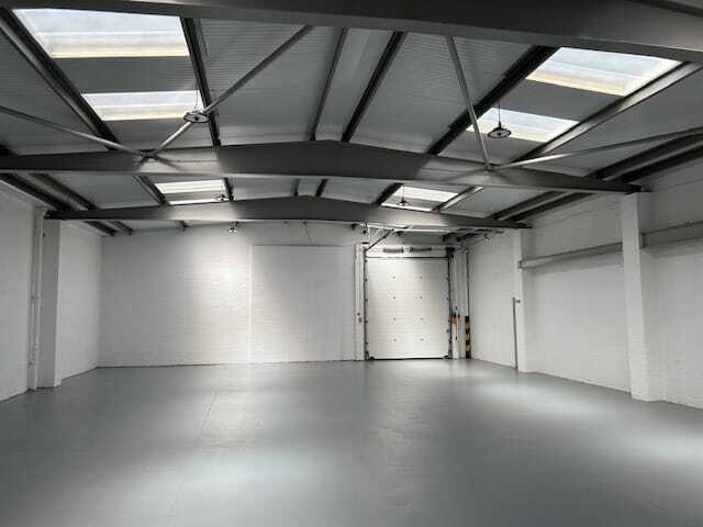 7 Mound Rd, Feltham for lease - Interior Photo - Image 1 of 2
