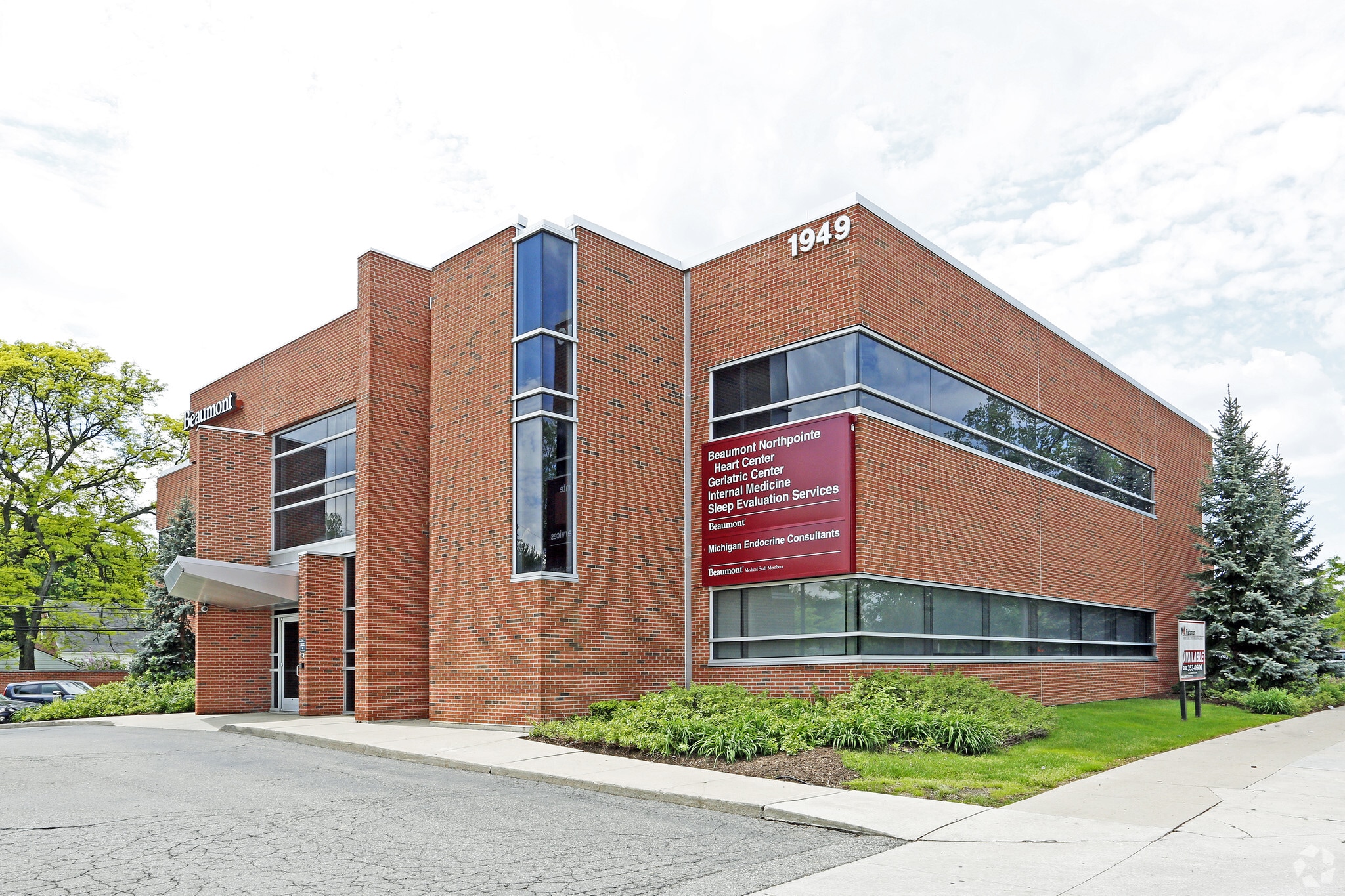 1949 W 12 Mile Rd, Berkley, MI for lease Building Photo- Image 1 of 11