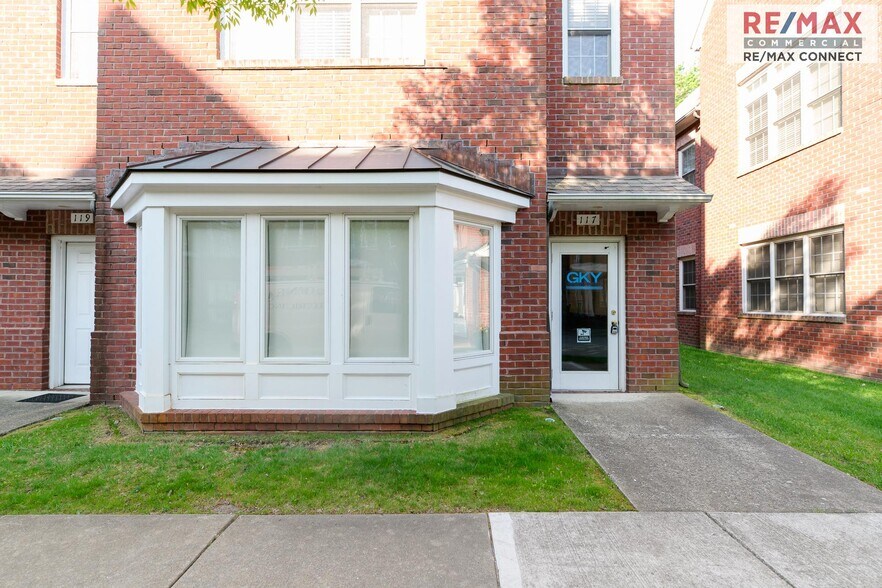 117-119 Herman Melville Ave, Newport News, VA à louer - Photo du bâtiment - Image 2 de 2