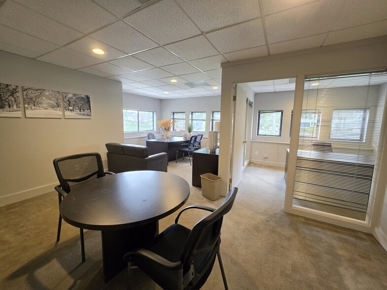 1 Pomperaug Office Park, Southbury, CT for sale - Interior Photo - Image 3 of 5
