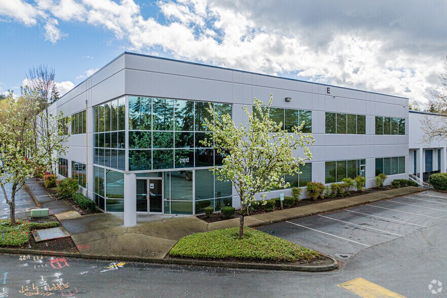 21612 88th Ave S, Kent, WA à louer - Photo du bâtiment - Image 1 de 5
