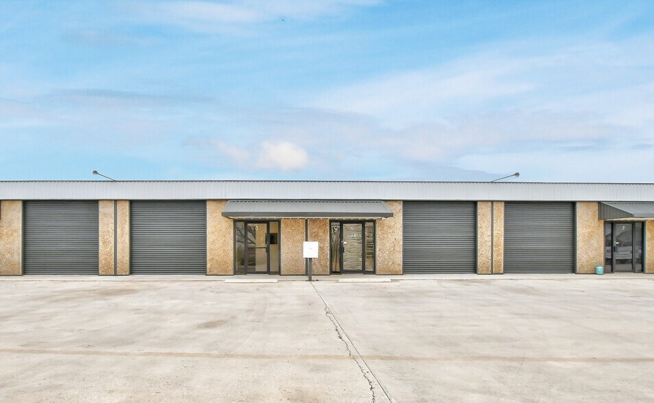 1419 Fleming Dr, Seguin, TX à vendre - Photo du bâtiment - Image 3 de 13