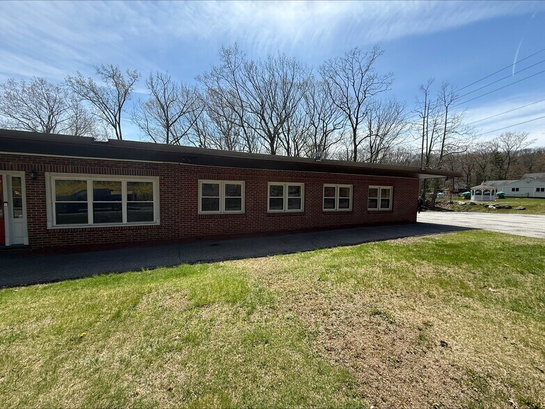 271 Litchfield Rd, Harwinton, CT à vendre - Photo du bâtiment - Image 3 de 32