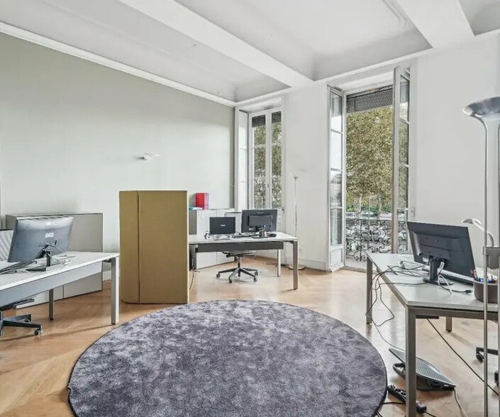 Multifamily in Lyon for sale - Interior Photo - Image 3 of 12
