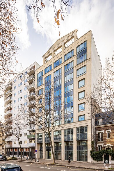 Office in Paris for lease - Primary Photo - Image 1 of 19
