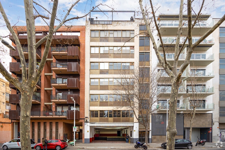 Carrer de Ramon Turró, 23, Barcelona, Barcelona for lease - Primary Photo - Image 1 of 4