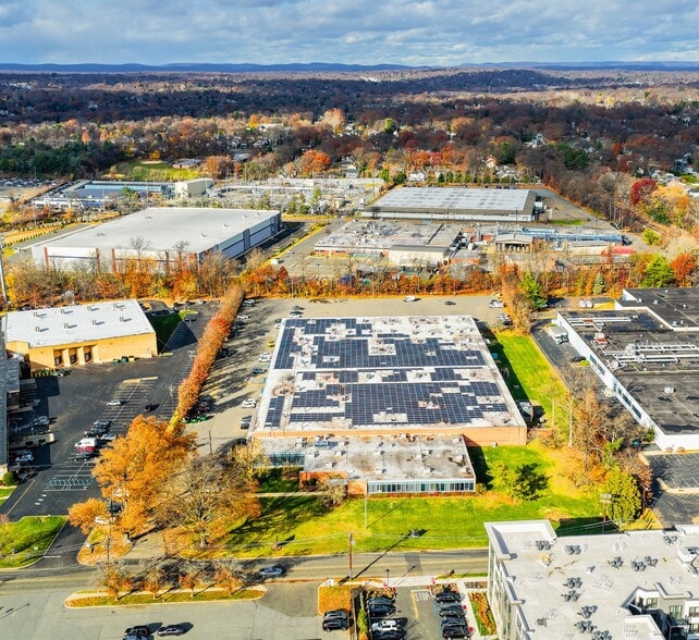 17-01 Pollitt Dr, Fair Lawn, NJ for lease - Aerial - Image 3 of 5