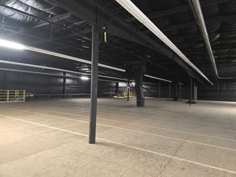 800 Calcasieu Rd, Iowa, LA à louer - Photo du bâtiment - Image 2 de 14