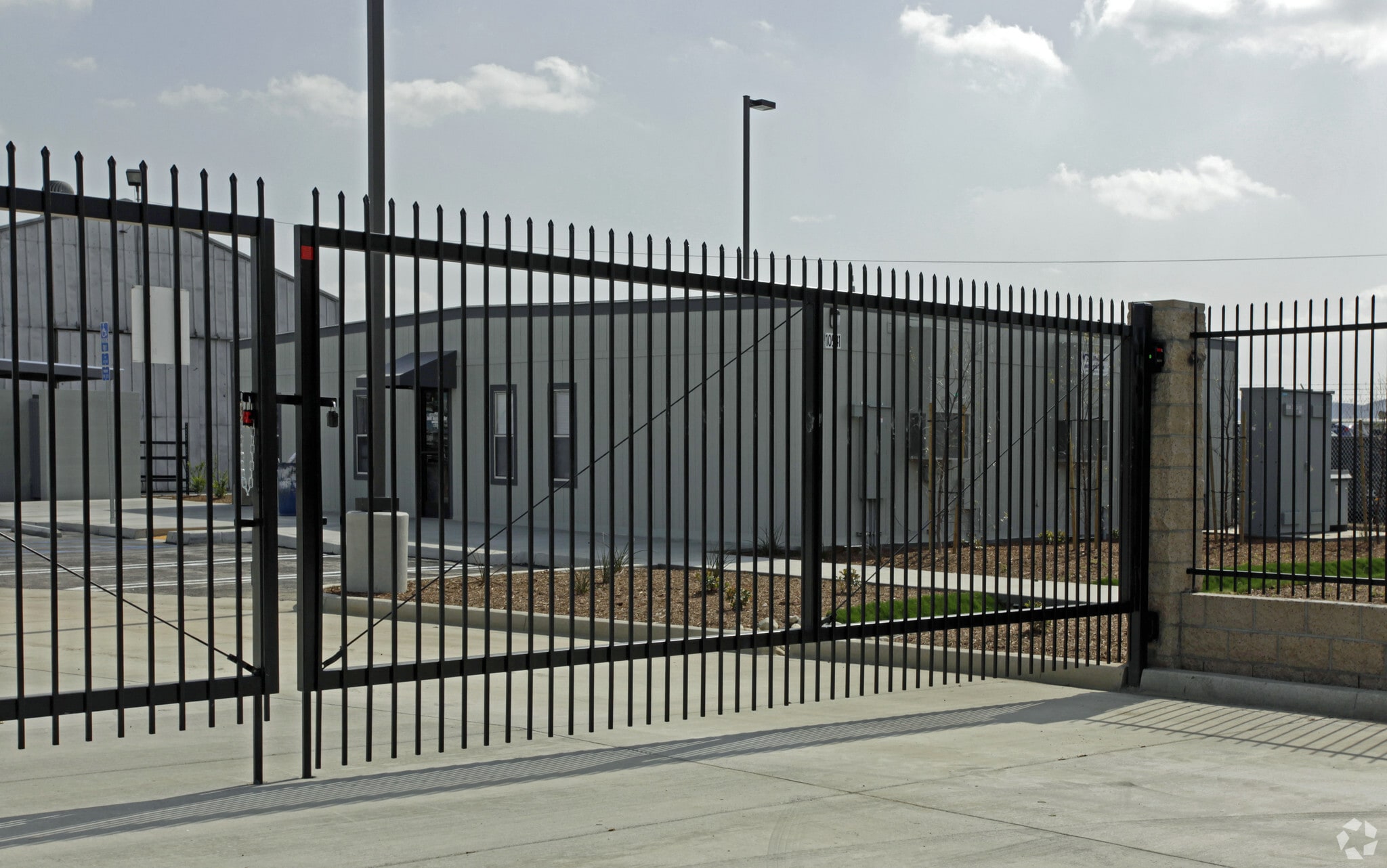 10541-10641 Mulberry Ave, Fontana, CA for lease Primary Photo- Image 1 of 3