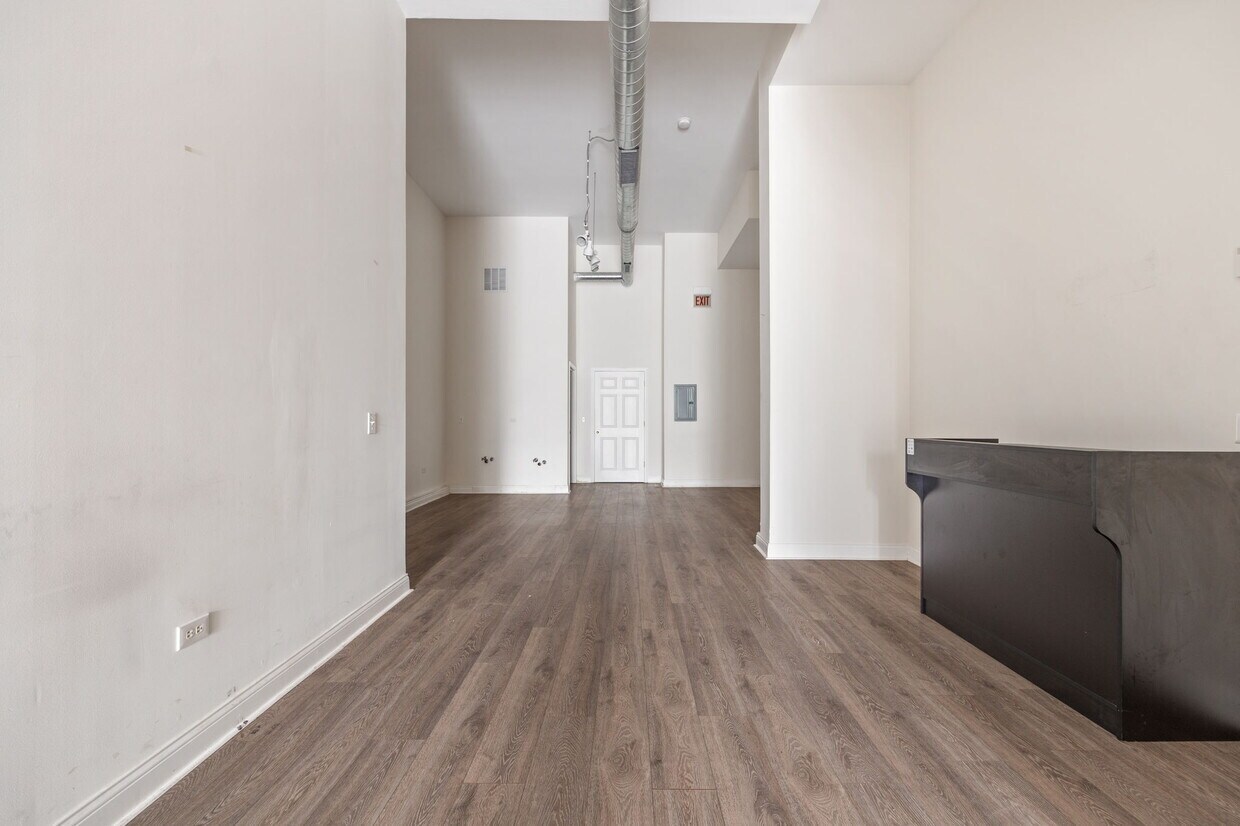 2800-2802 W Chicago Ave, Chicago, IL 60622 - Unité 2808 - - Photo intérieure - Image 2 of 17